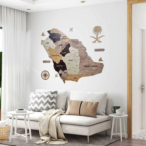 لوحة خريطة السعودية بتصميم أنيق توضح حدود المملكة والمدن الرئيسية، مثالية للديكور والتعلم.