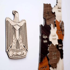 صورة لوحة خريطة فلسطين تُظهر الحدود والمعالم البارزة بدقة، مناسبة للبحث عن خرائط جغرافية فلسطينية.