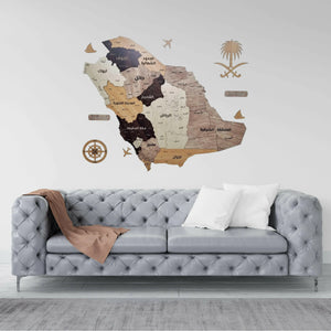 لوحة خريطة السعودية بتصميم أنيق توضح حدود المملكة والمدن الرئيسية، مثالية للديكور والتعلم.