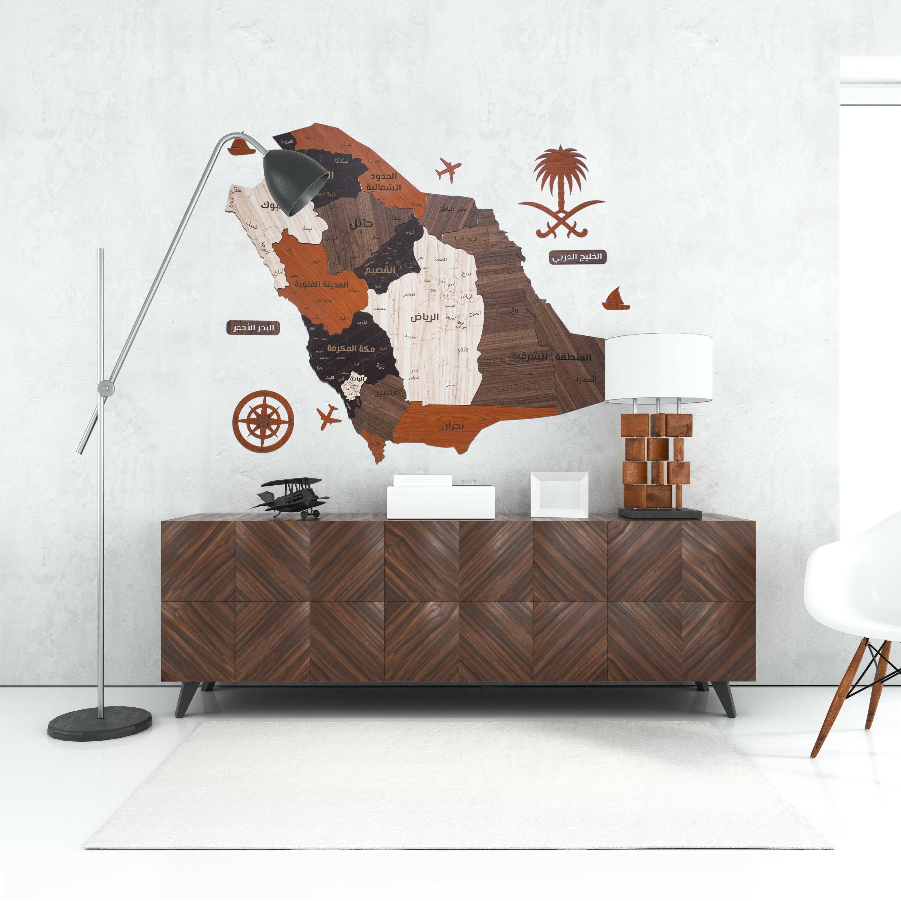 لوحة خريطة السعودية بتصميم جذاب بألوان واضحة تناسب تزيين الجدران وتعرض تفاصيل المملكة العربية السعودية