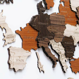 لوحة خريطة العالم بجودة عالية تظهر تفاصيل الدول والقارات، مثالية لتزيين المكاتب وغرف الدراسة