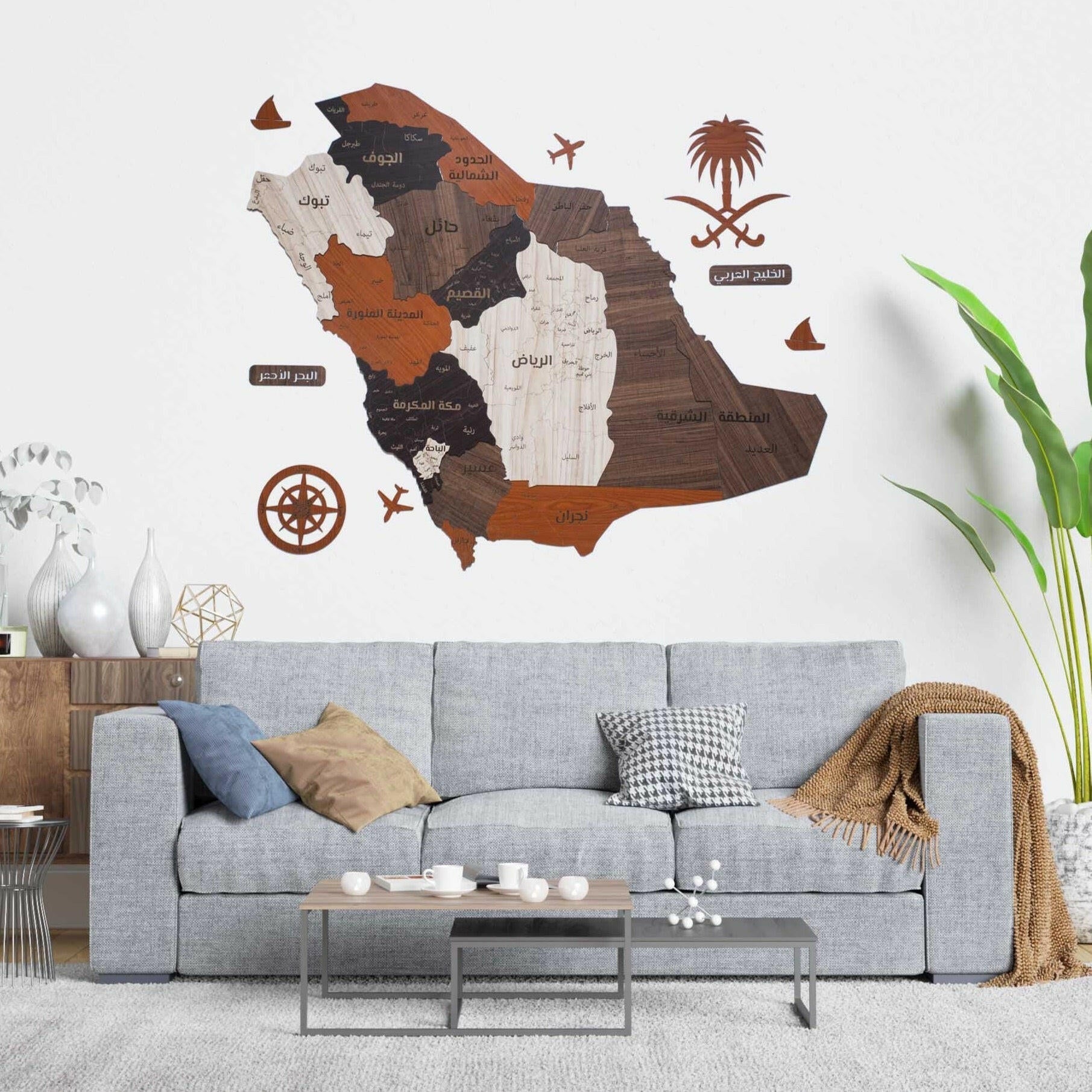 لوحة خريطة السعودية بتصميم جذاب بألوان واضحة تناسب تزيين الجدران وتعرض تفاصيل المملكة العربية السعودية